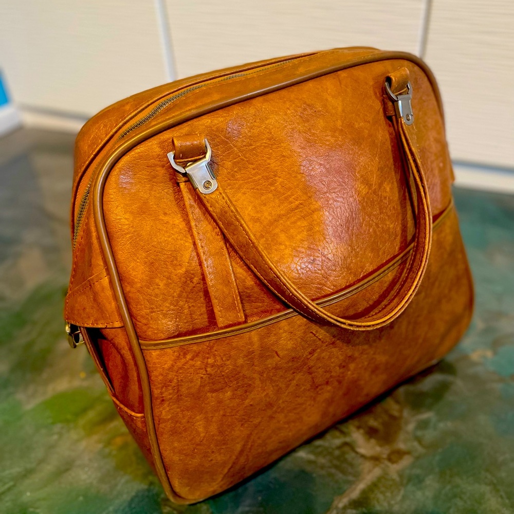 Vintage American Tourister leather overnight bag